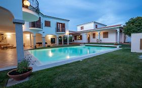 Mera Apartments